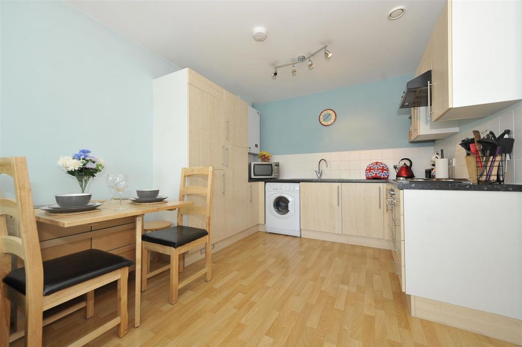 Property photo 3 of 7