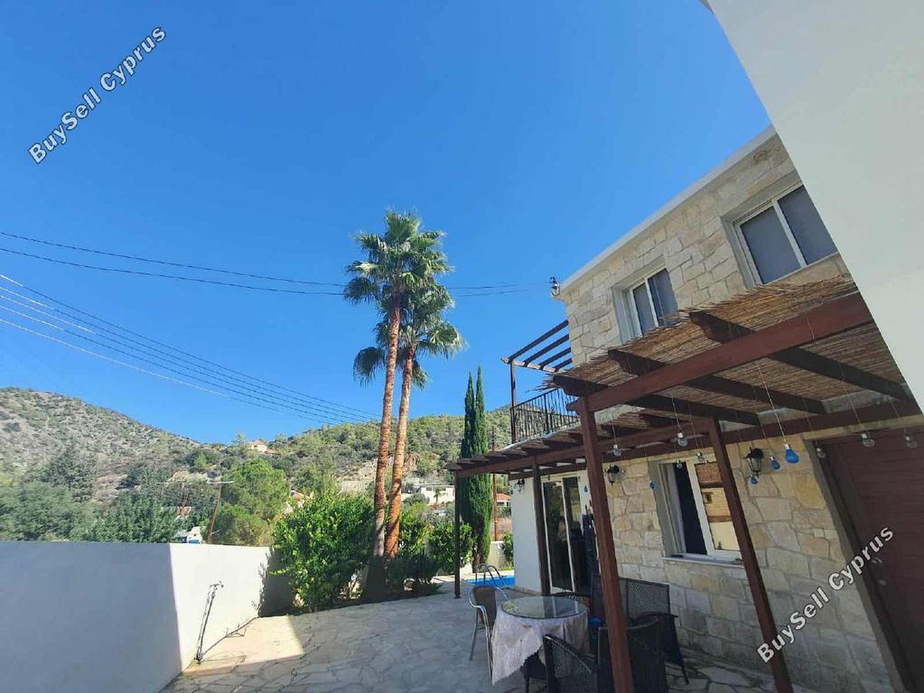 Property photo 2 of 42