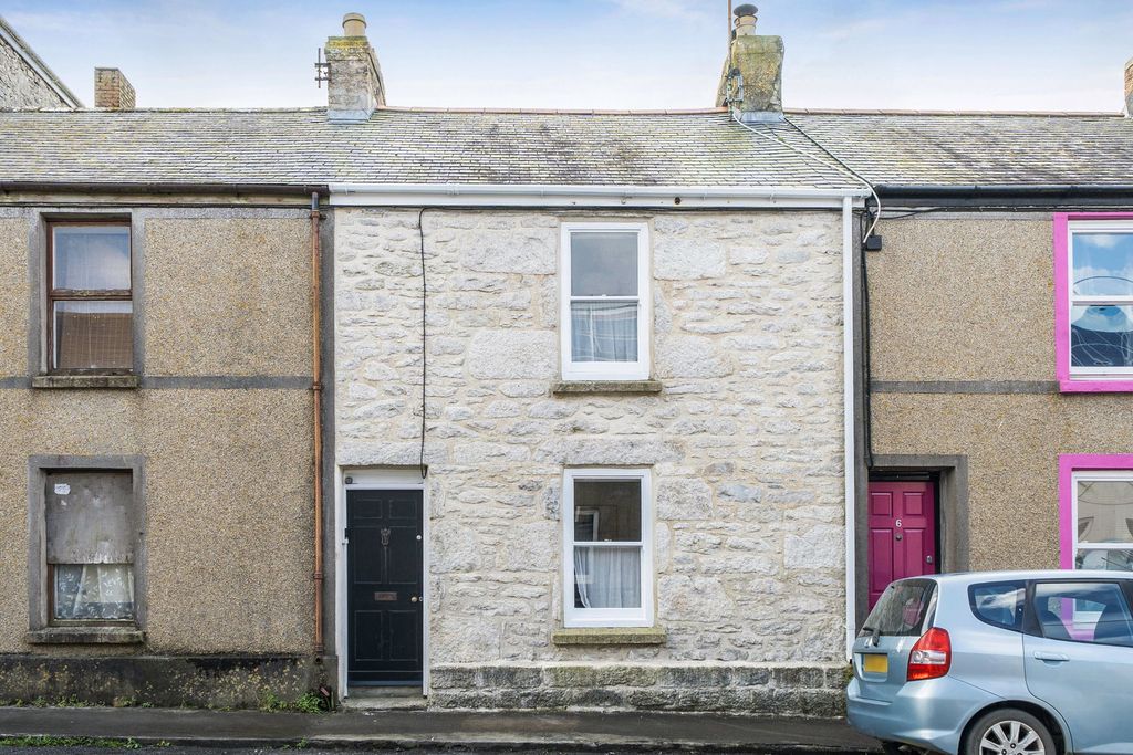 Property photo 1 of 12