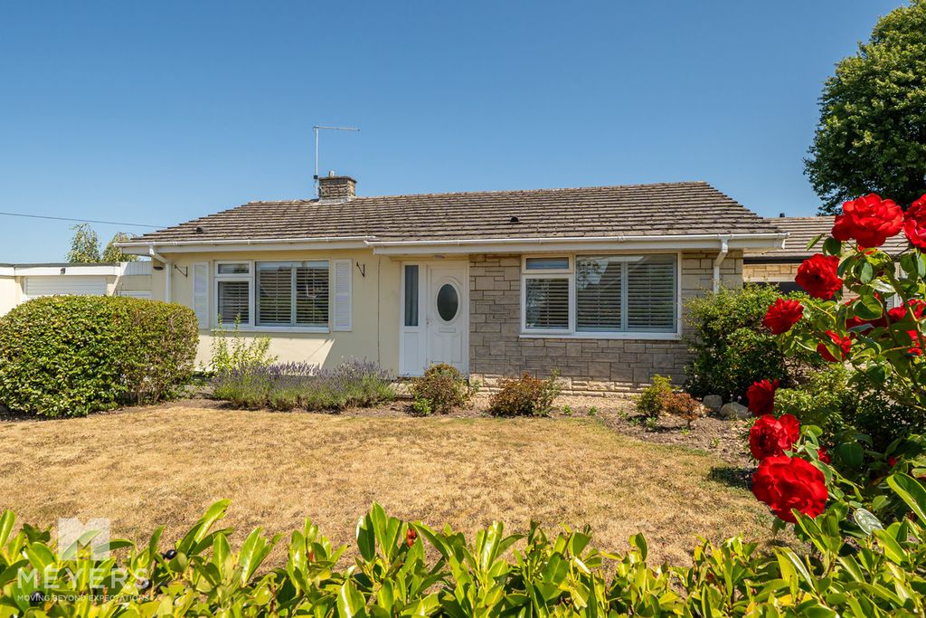 Property photo 2 of 21
