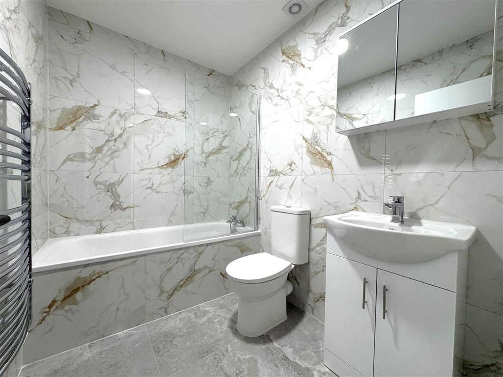 Property photo 3 of 5 Bathroom