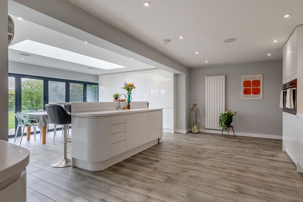 Property photo 2 of 29