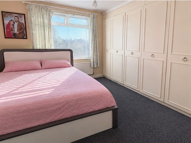 Property photo 3 of 4 381B435c-ce43-451A-Ac35-Ed0Dda128388
