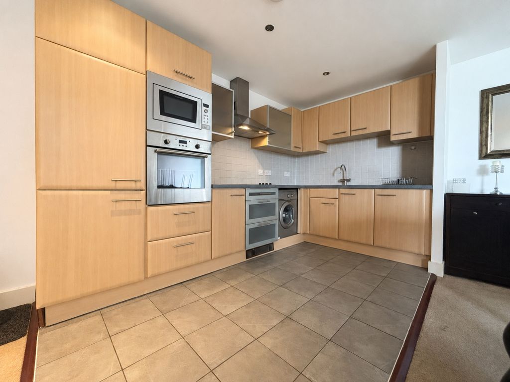 Property photo 2 of 10 172Aabbd-2Cf1-4773-846d-008ee39F52B3