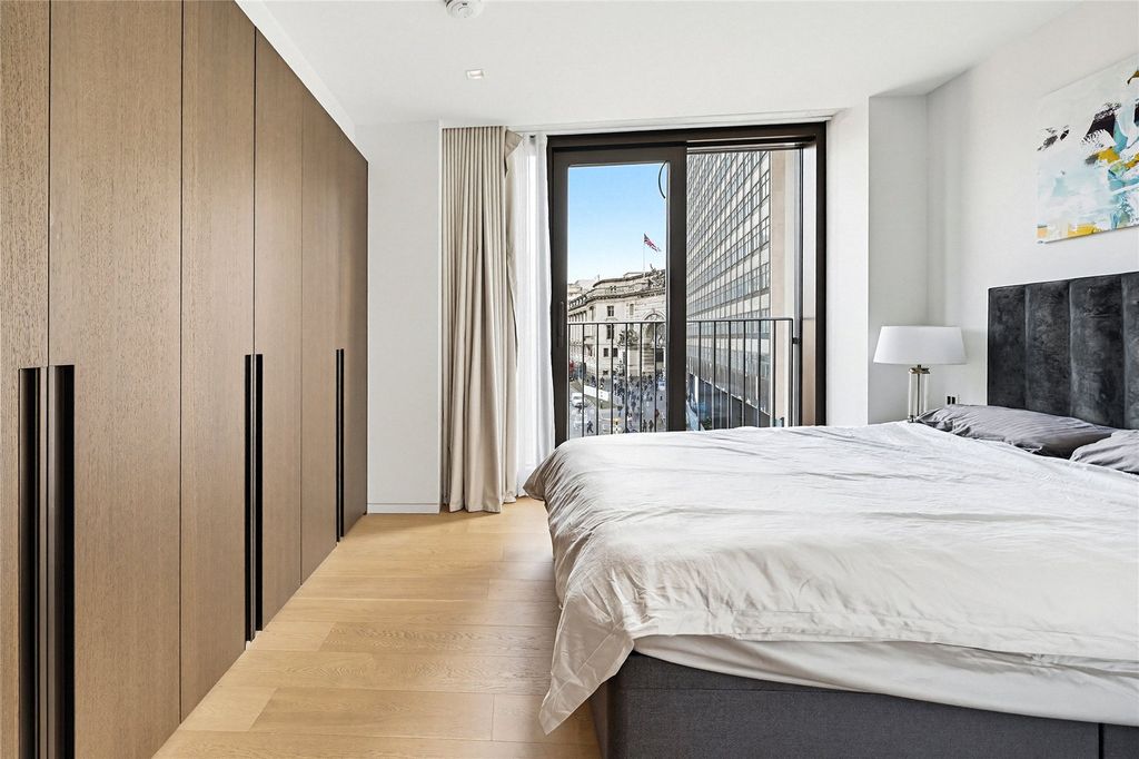 Property photo 2 of 14 Picture No. 17