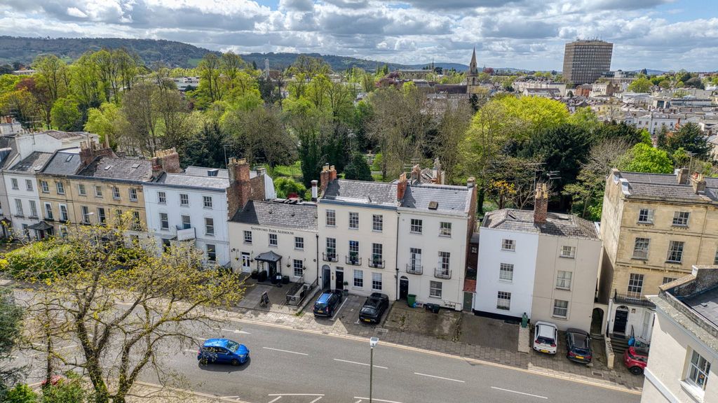 Property photo 1 of 44