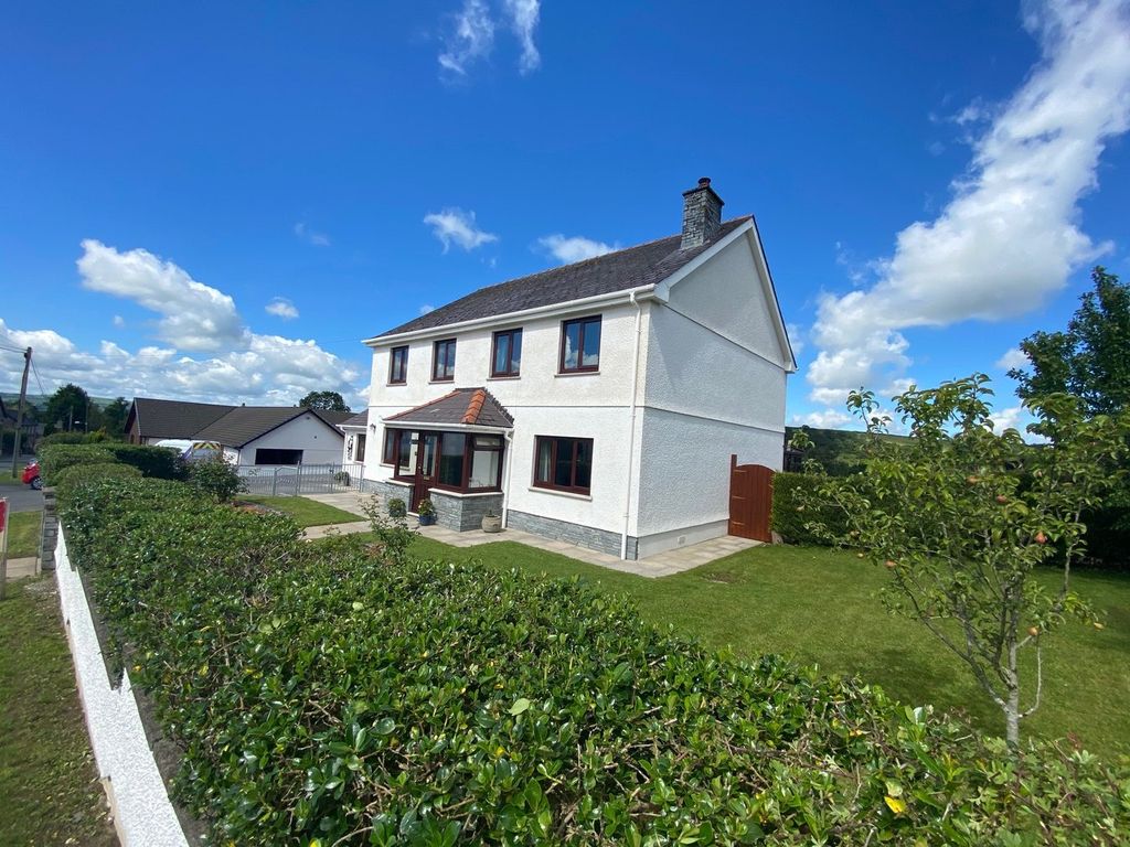Property photo 1 of 40