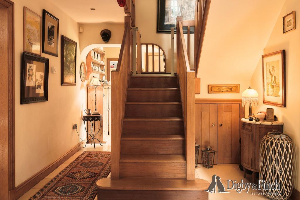 Property photo 3 of 31