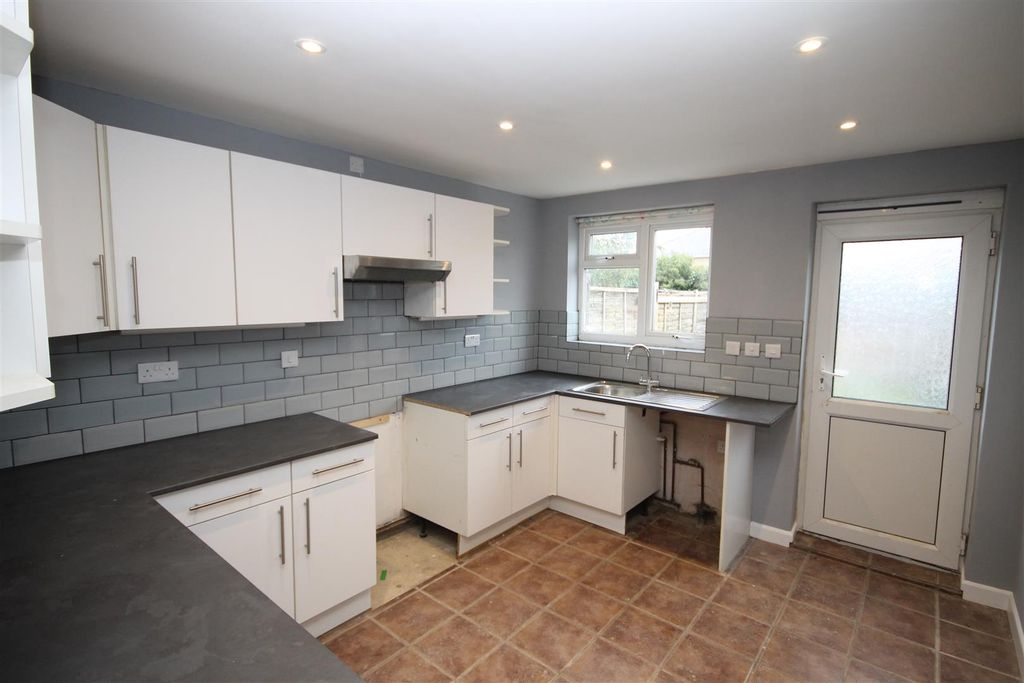 Additional image 5 of 2 bed terraced house to rentWorsley Road, Newport PO30