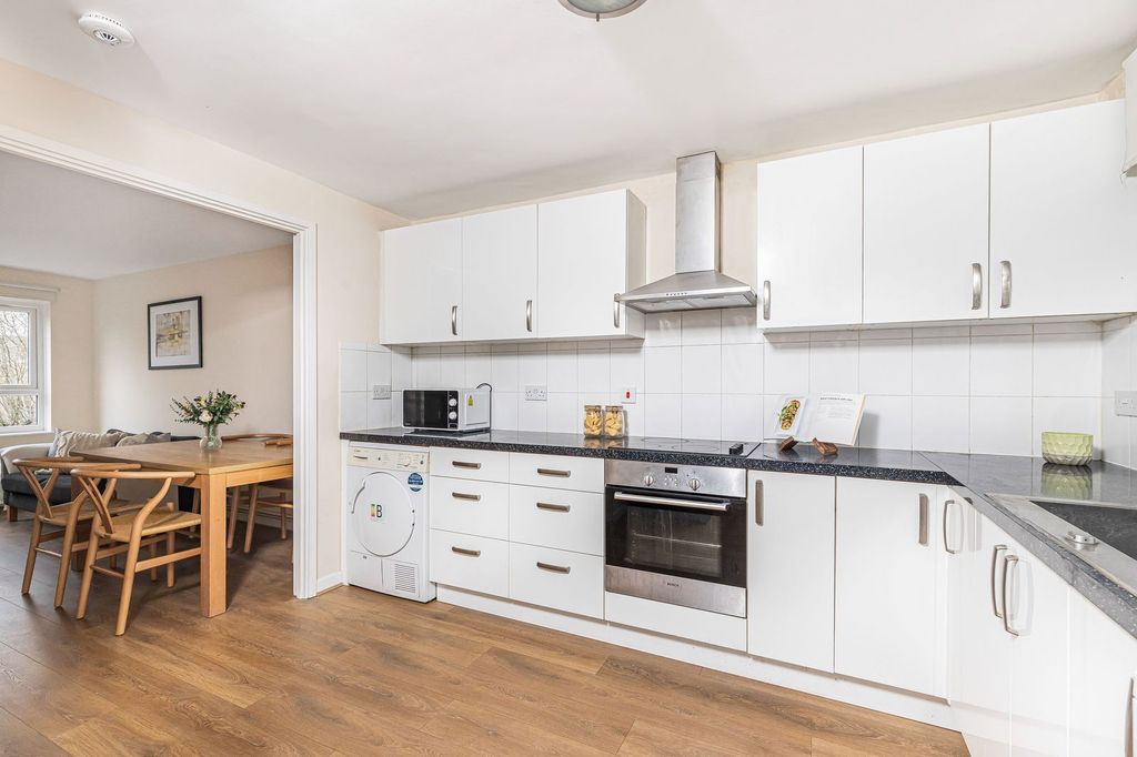 Property photo 3 of 35