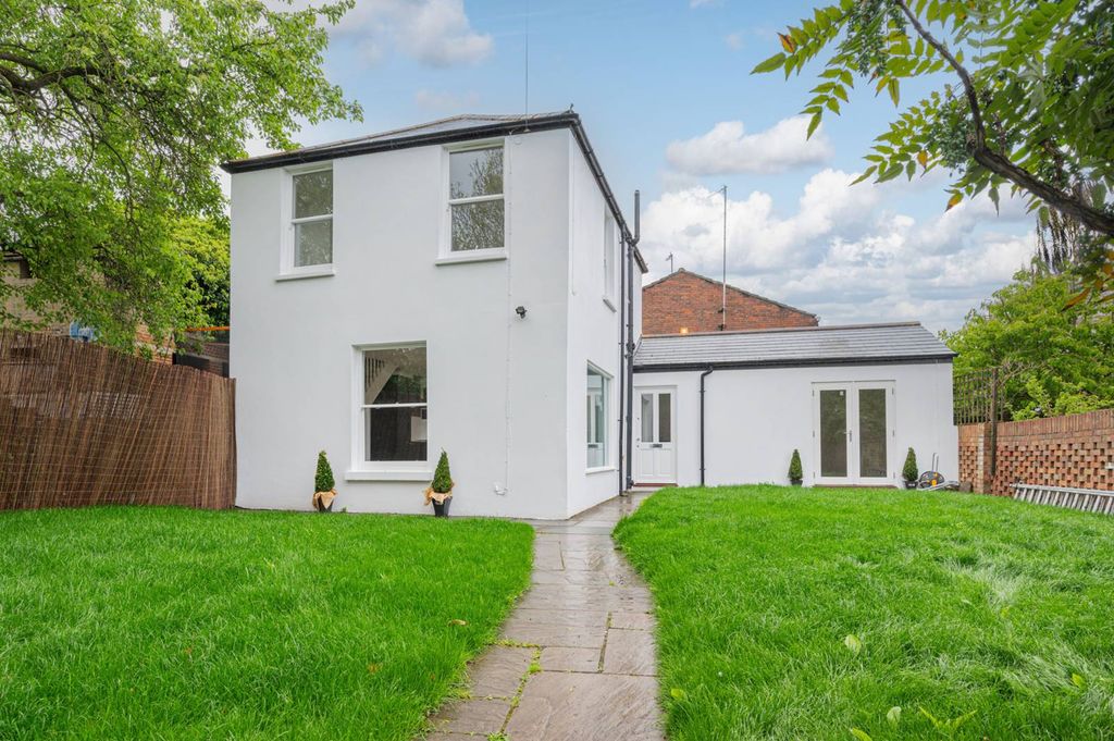 Property photo 2 of 12