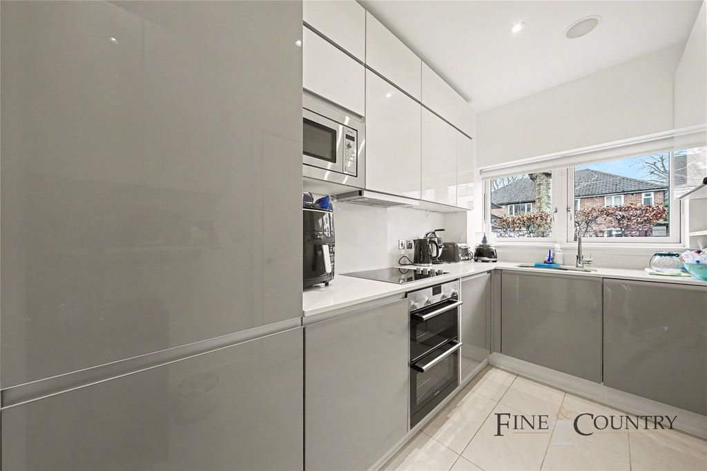 Property photo 3 of 12 Picture No. 11