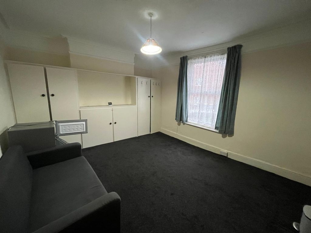 Property photo 2 of 3