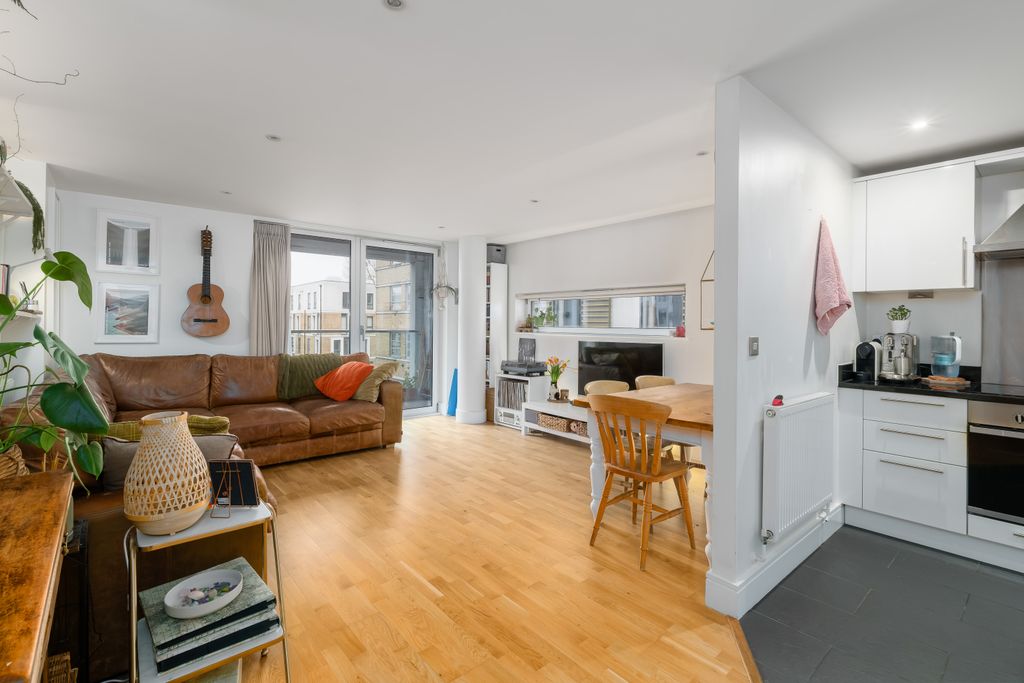 Property photo 3 of 14