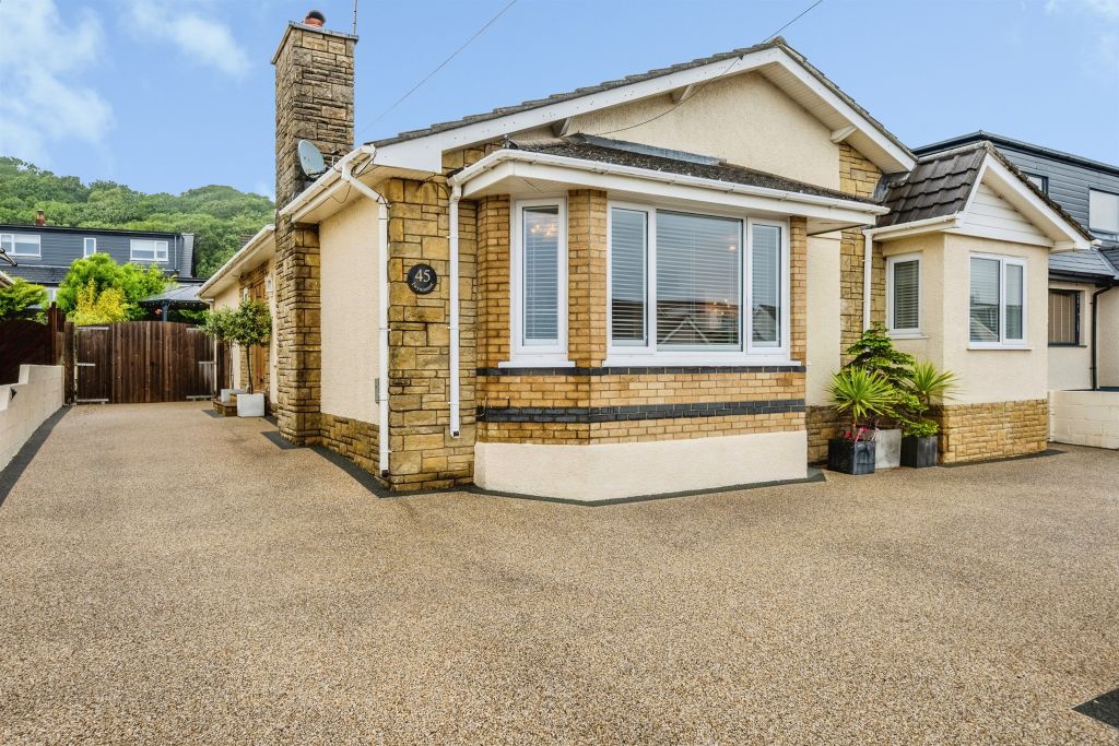 Property photo 1 of 32