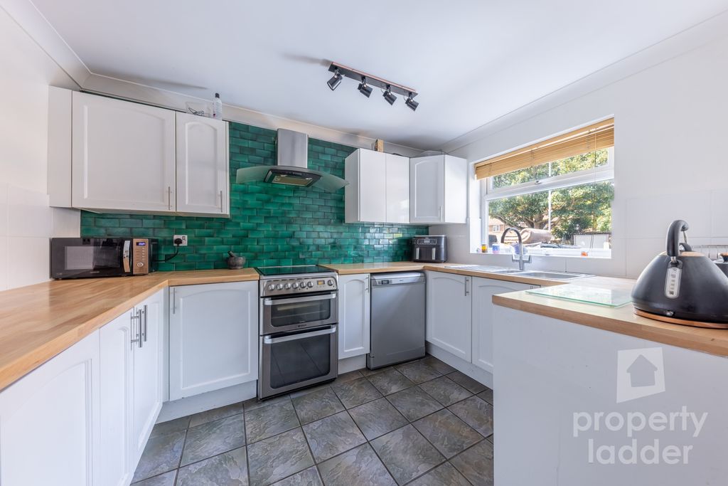 Property photo 2 of 14 Pl-19