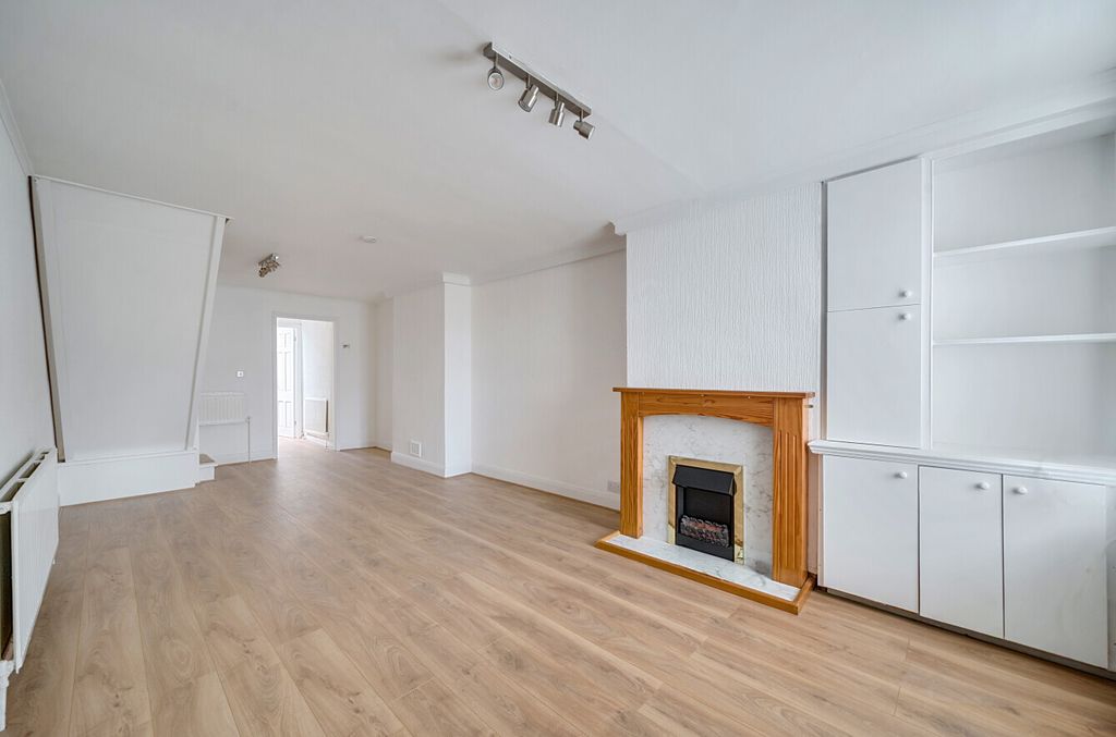 Property photo 2 of 15 Picture No. 18