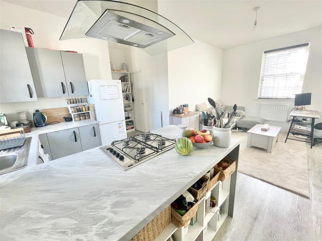 Property photo 3 of 12 Img_9987.Jpeg