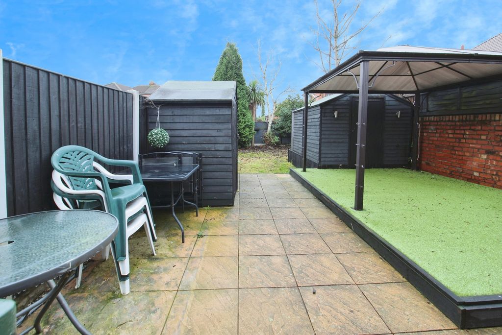 Property photo 3 of 11 Garden