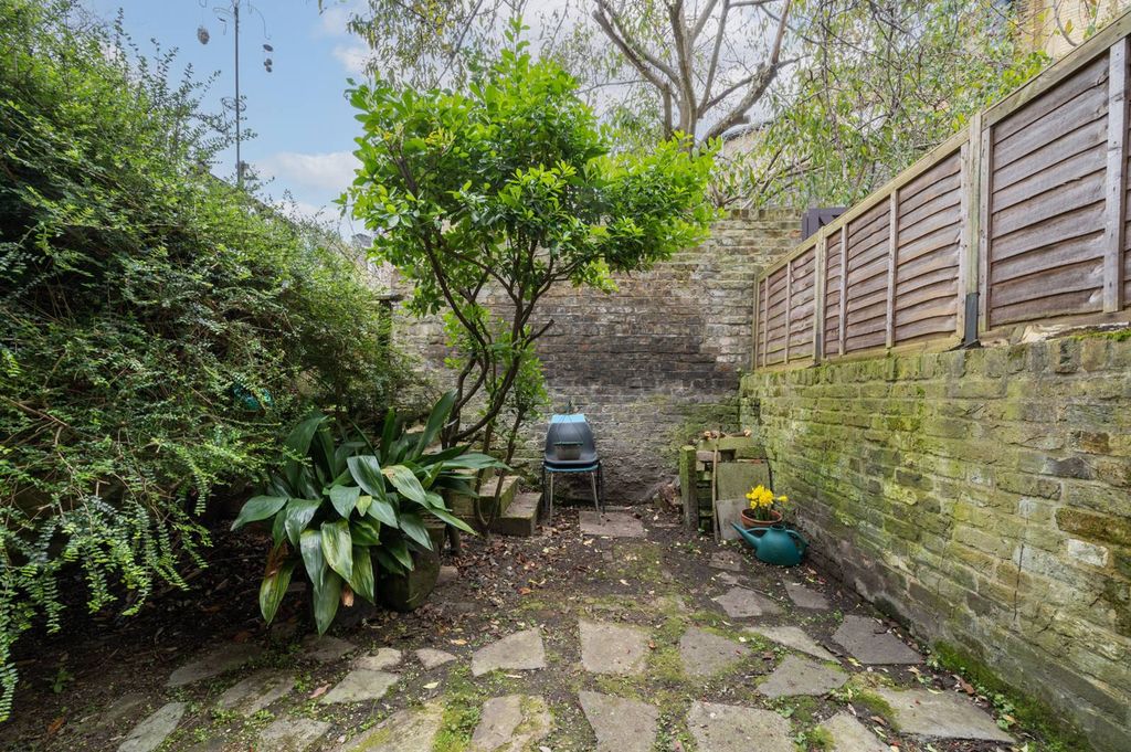 Property photo 3 of 16