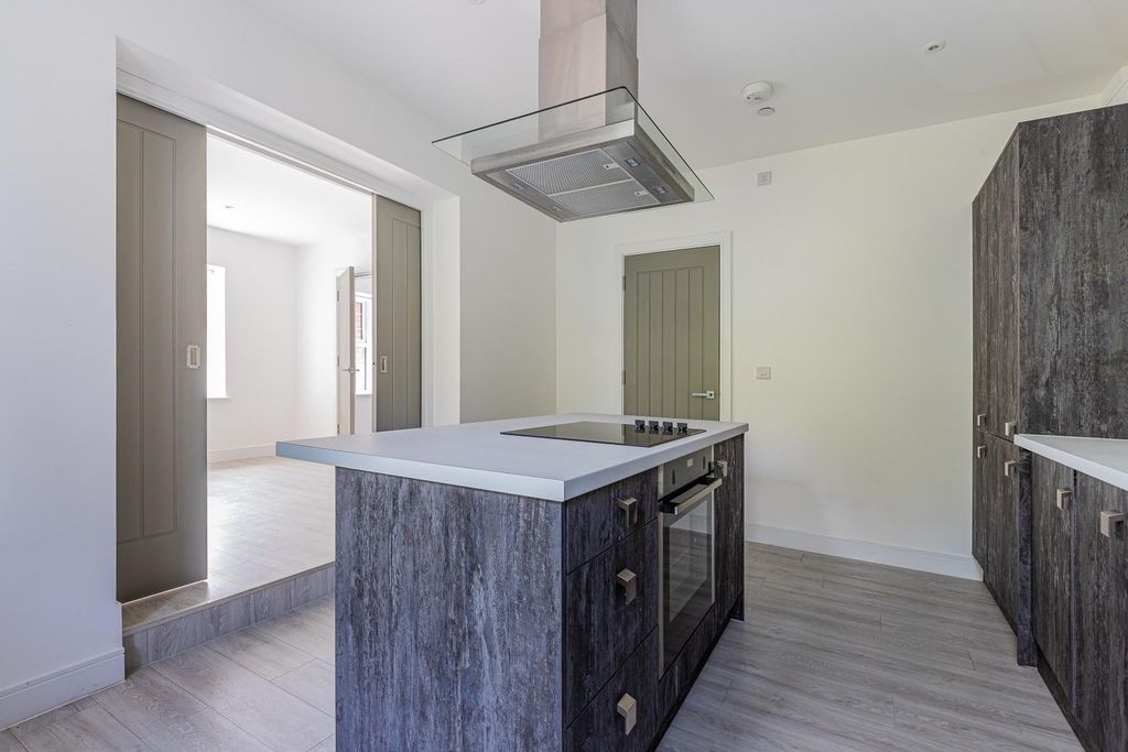 Property photo 3 of 12 Lozelles House 3-9.Jpg