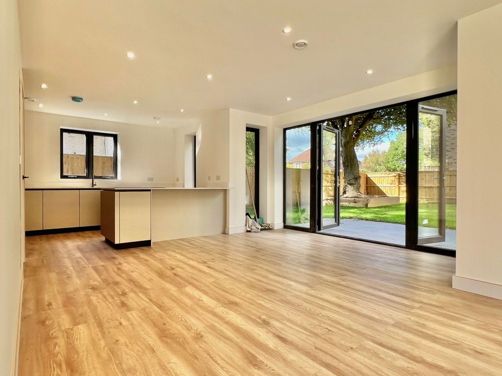 Property photo 2 of 15 Carford Lodge (7)