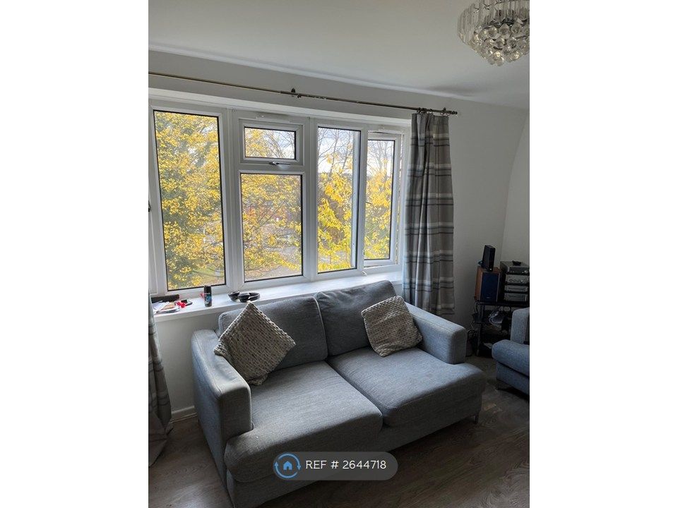 Property photo 3 of 12