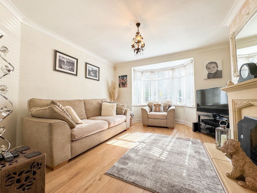 Property photo 3 of 16 3981005