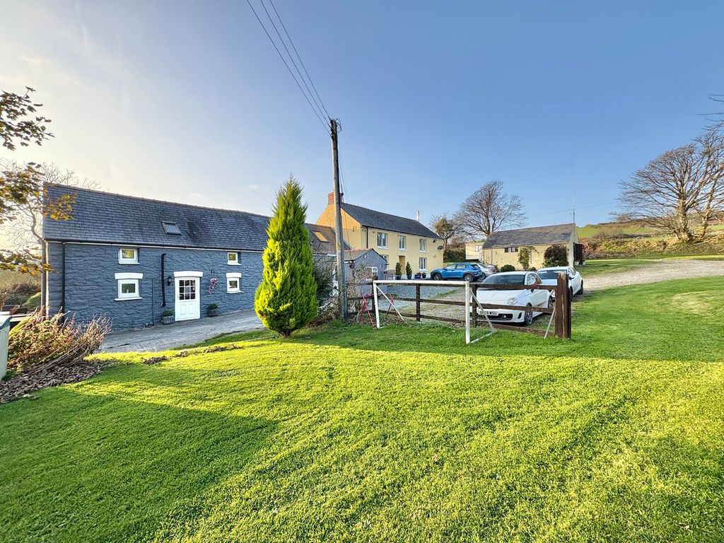 Property photo 3 of 60