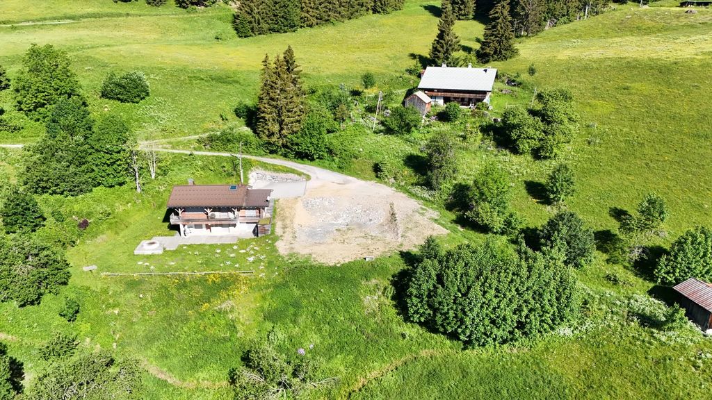 Property photo 3 of 12