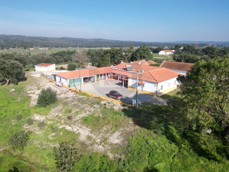 Property photo 3 of 28