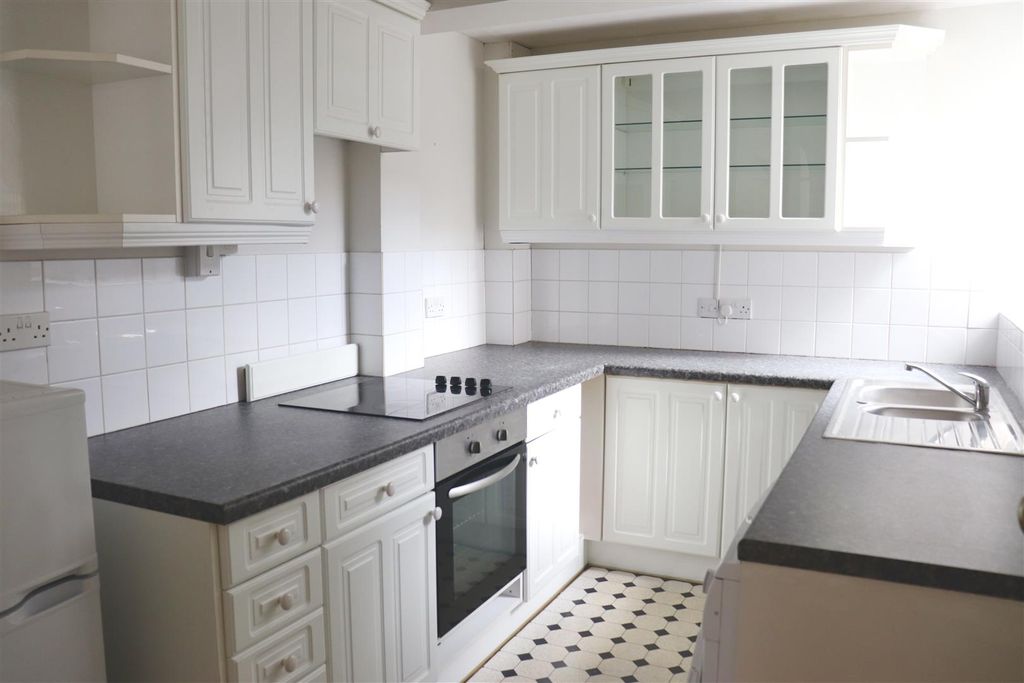 Property photo 2 of 15 Kitchen