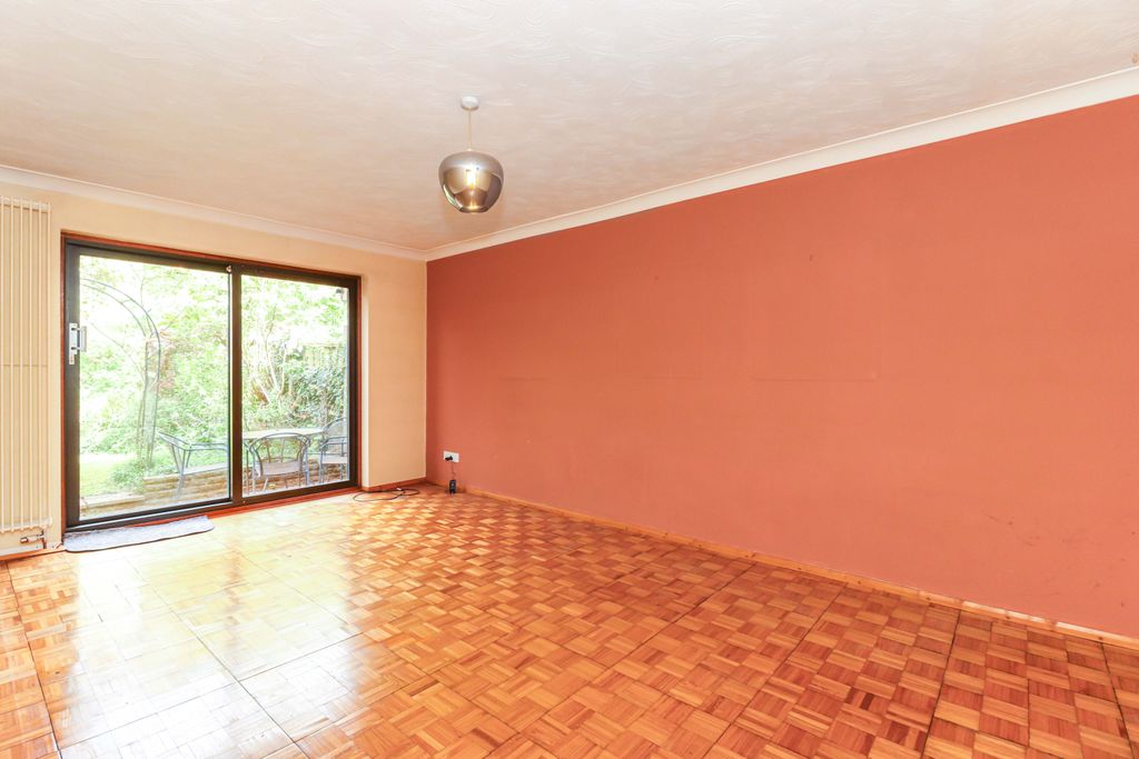 Property photo 2 of 23 Sitting Room