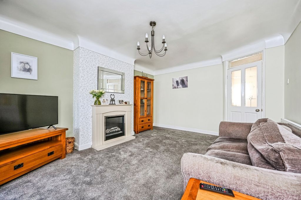 Property photo 2 of 14 Pbox-Img.Jpg