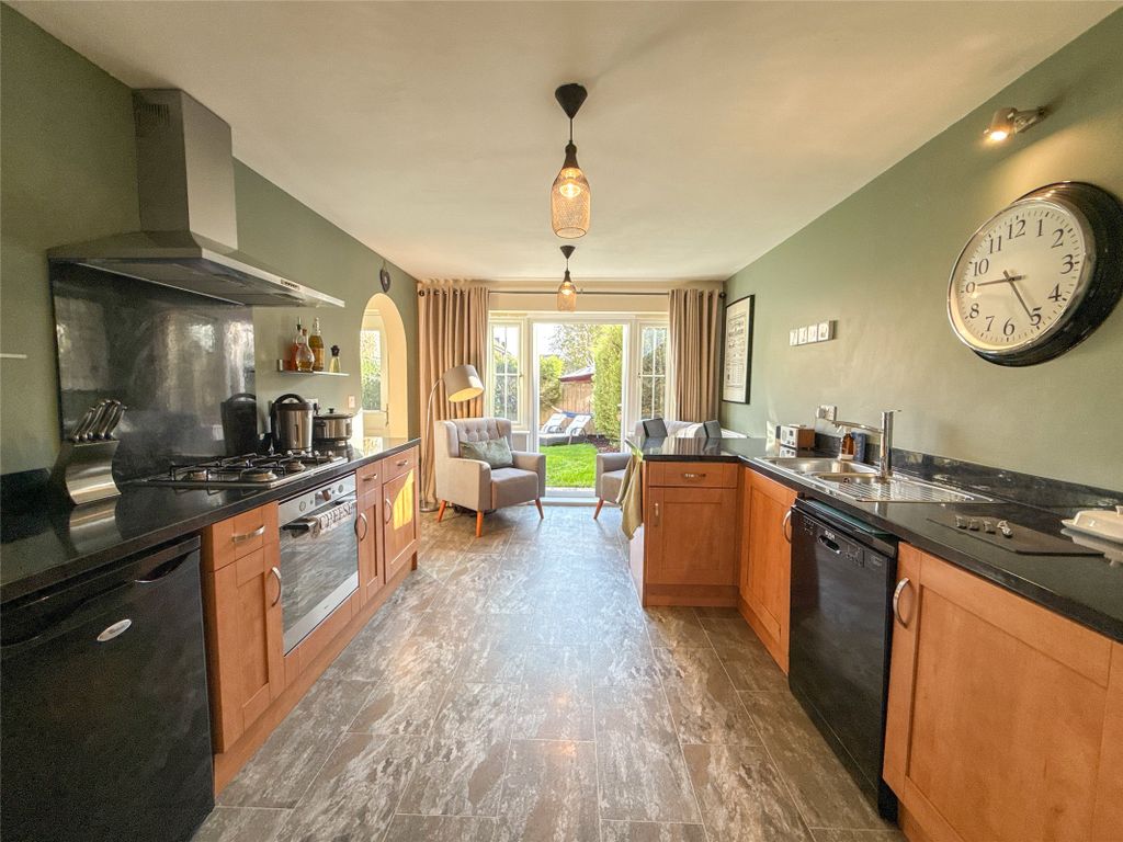 Property photo 3 of 30 Kitchen