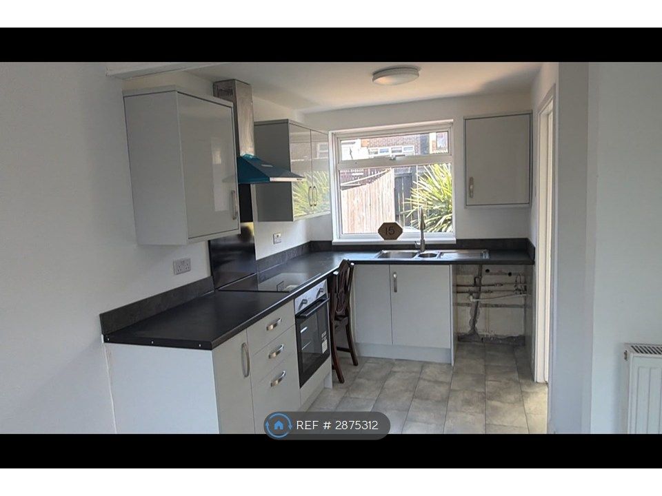 Property photo 2 of 16 Kitchen