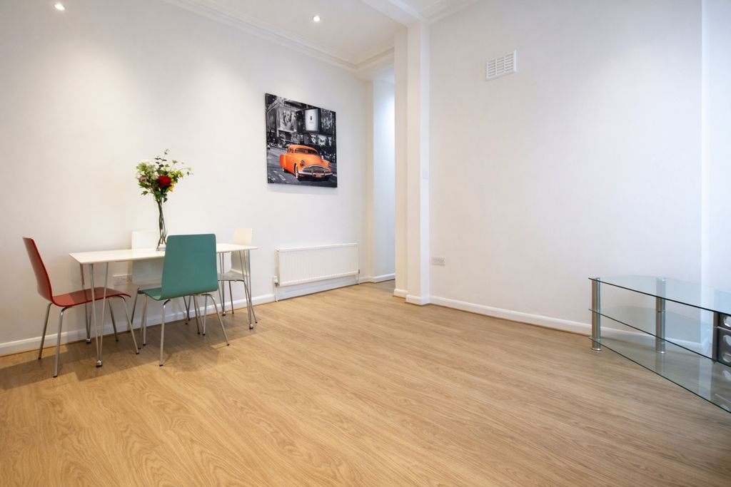 Property photo 1 of 7 Photo 7