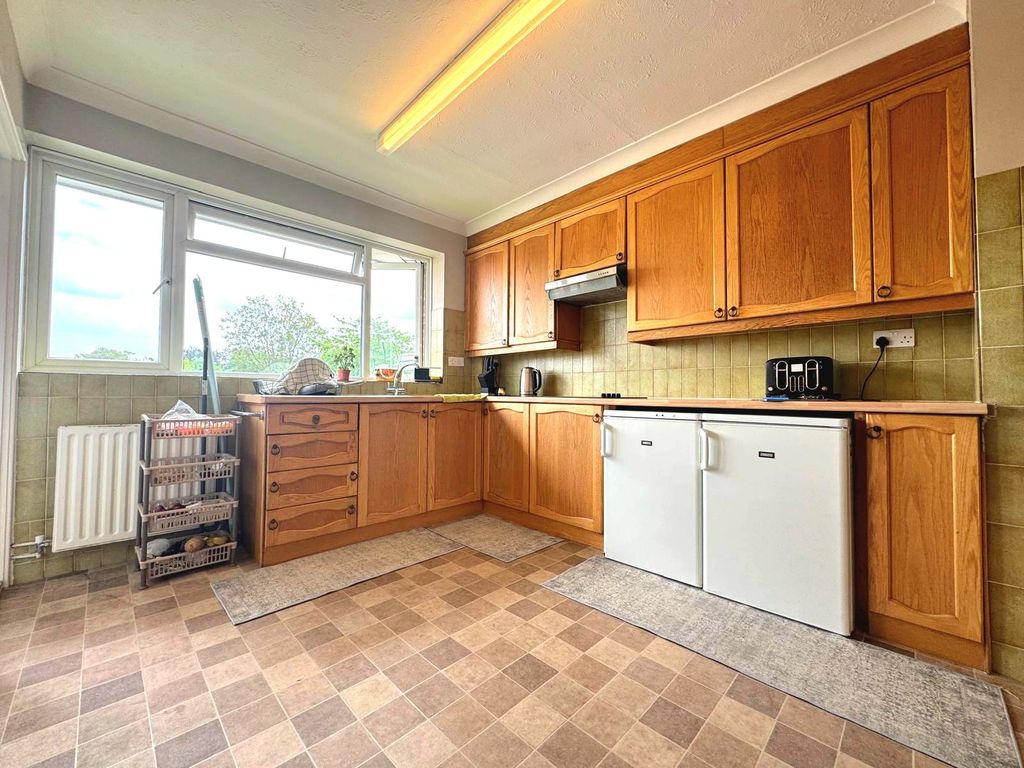 Property photo 2 of 11 5
