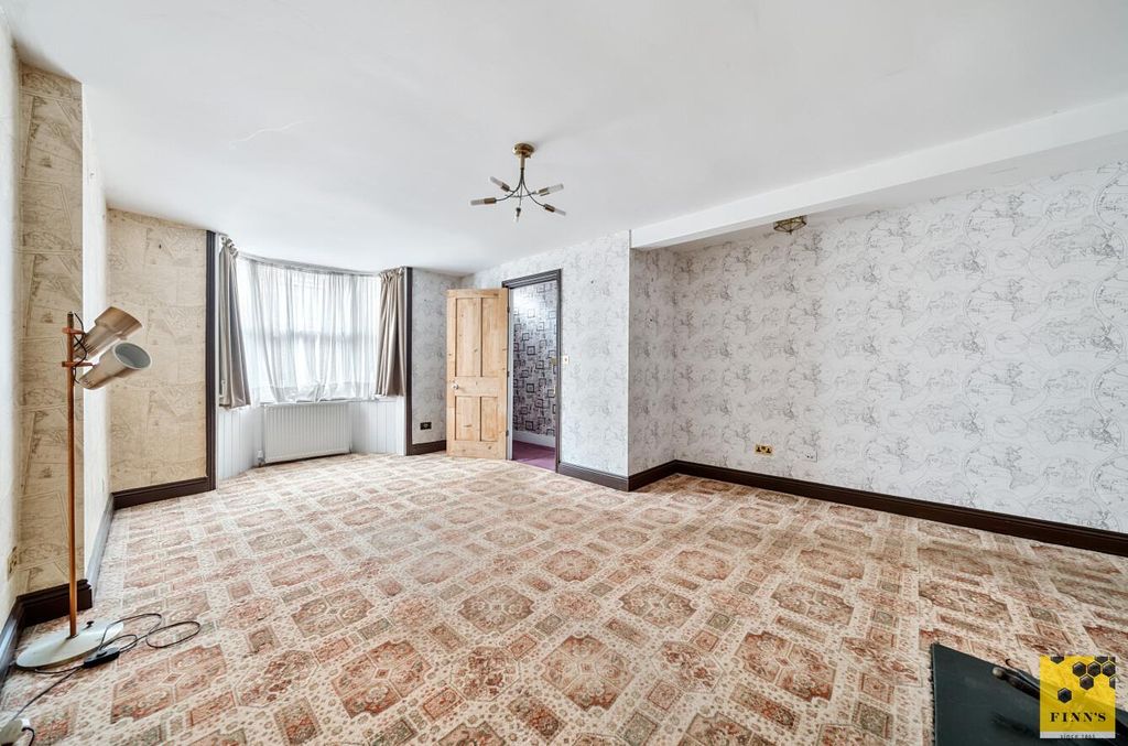 Property photo 3 of 16 cd7F70Eb-81Dd-4F87-B91B-B07F1Fff8Bc6.Jpg