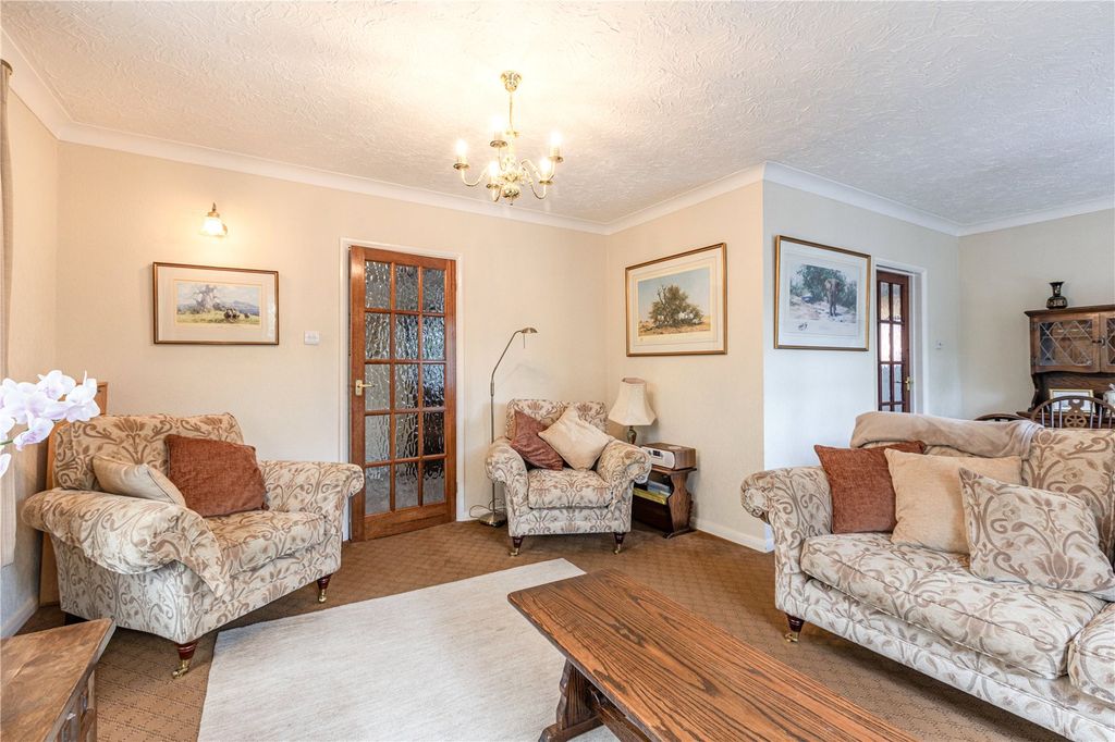 Property photo 2 of 16 Picture No. 14