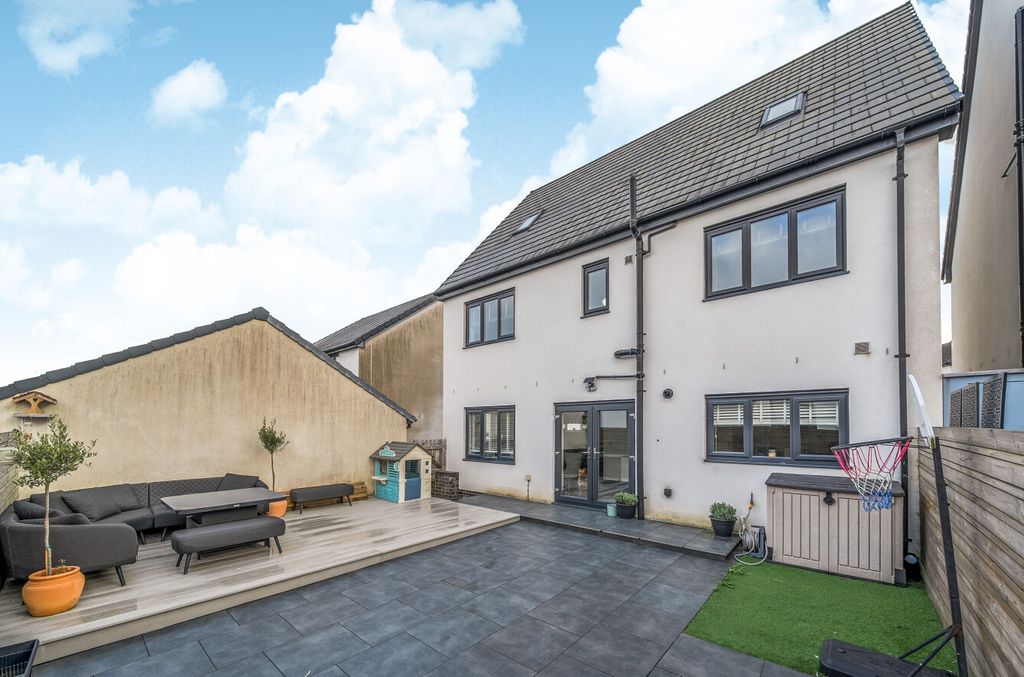 Property photo 2 of 27 2 - 1377109-25-6915Ca...