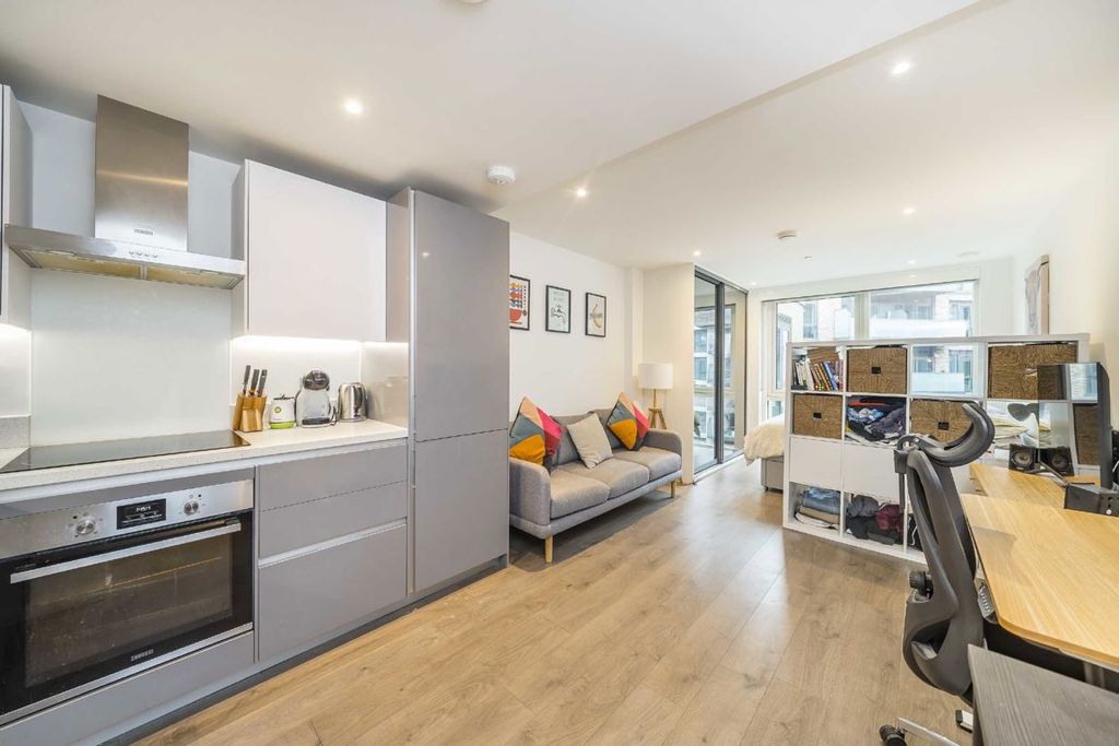 Property photo 2 of 5