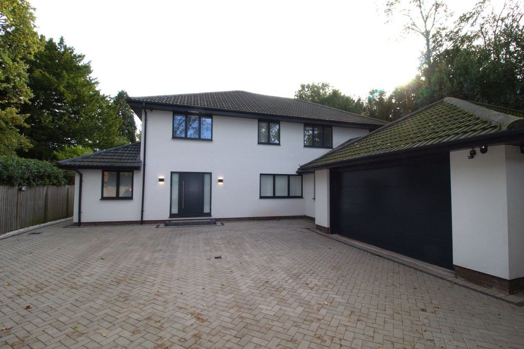 Property photo 1 of 37