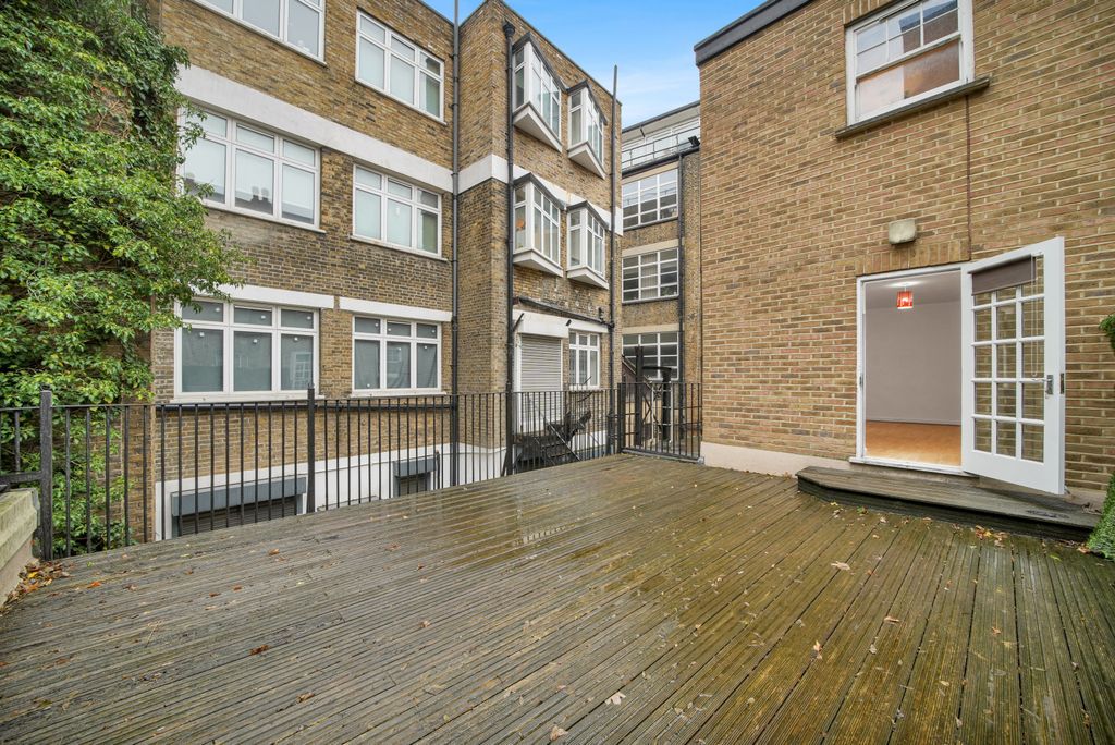 Property photo 2 of 9 Picture No. 11