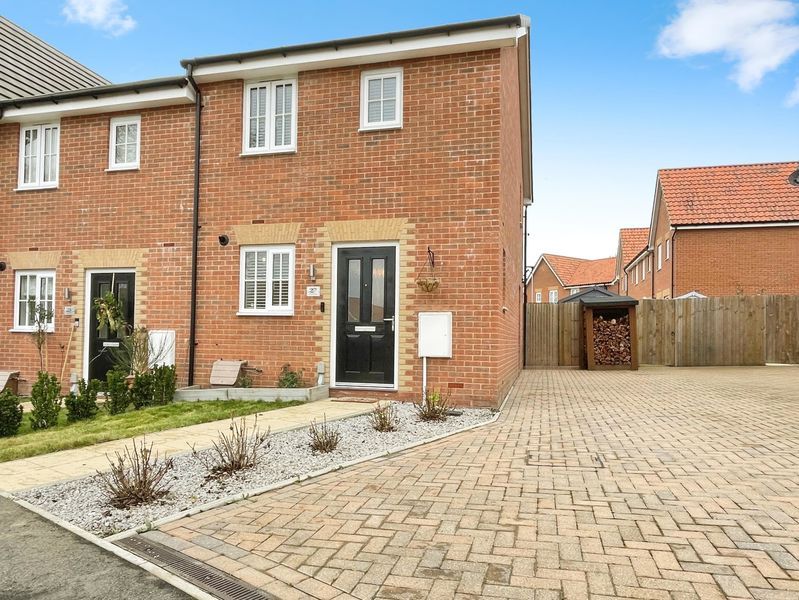 Property photo 1 of 16 Storeys Road