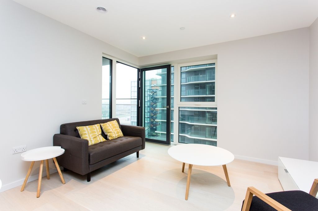 Property photo 1 of 7 Lounge