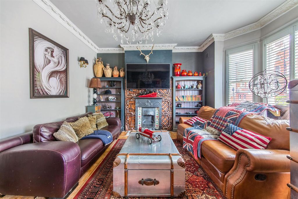 Property photo 1 of 9