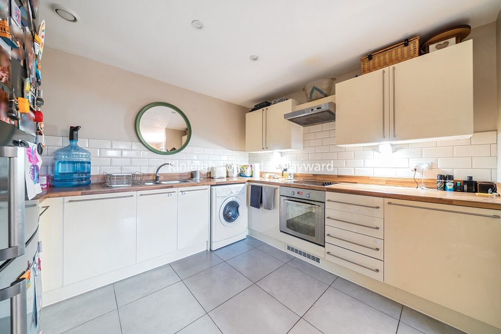 Property photo 3 of 6 Picture No. 12