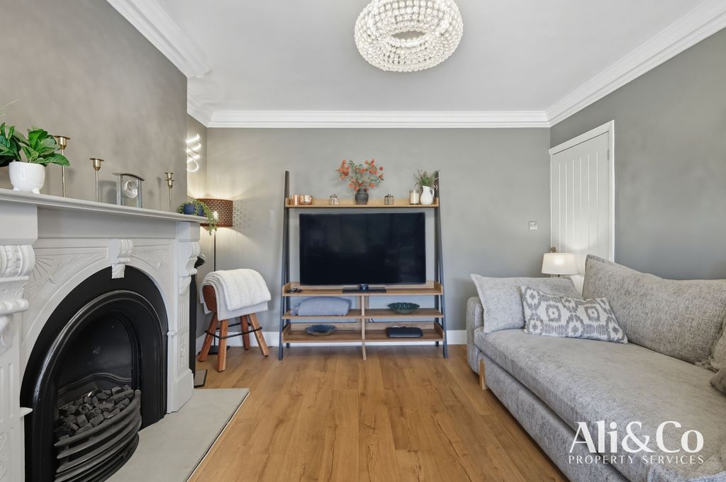 Property photo 3 of 27