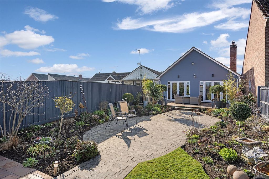 Property photo 2 of 19 102 Newmarket Road Ph09.Jpg